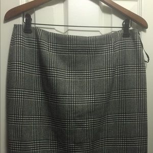 Anne Klein Plaid Wool Short Skirt